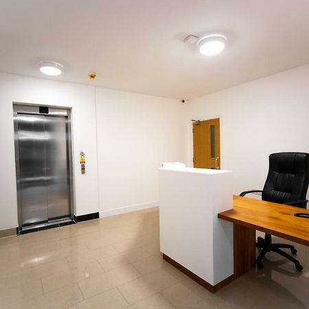 Somerville Apartments London Heathrow Хитроу Экстерьер фото
