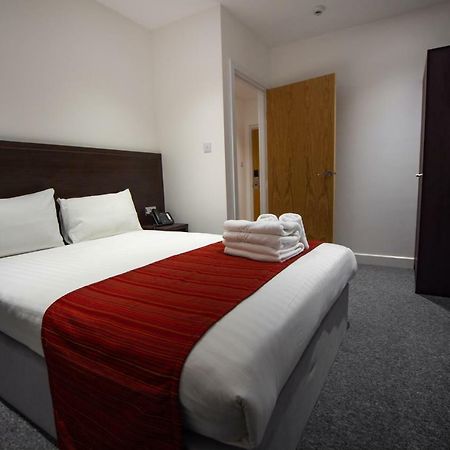 Somerville Apartments London Heathrow Хитроу Экстерьер фото