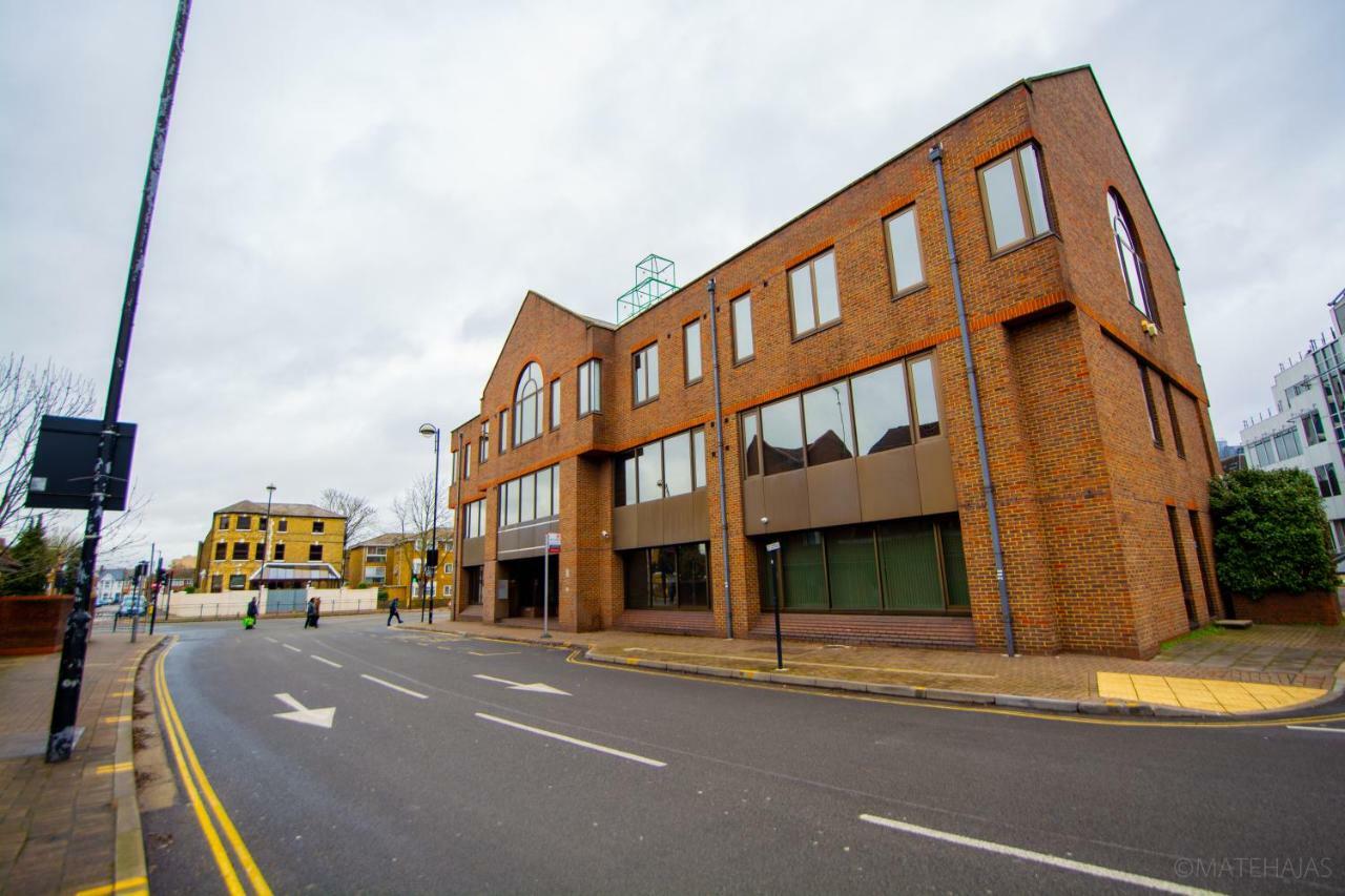 Somerville Apartments London Heathrow Хитроу Экстерьер фото